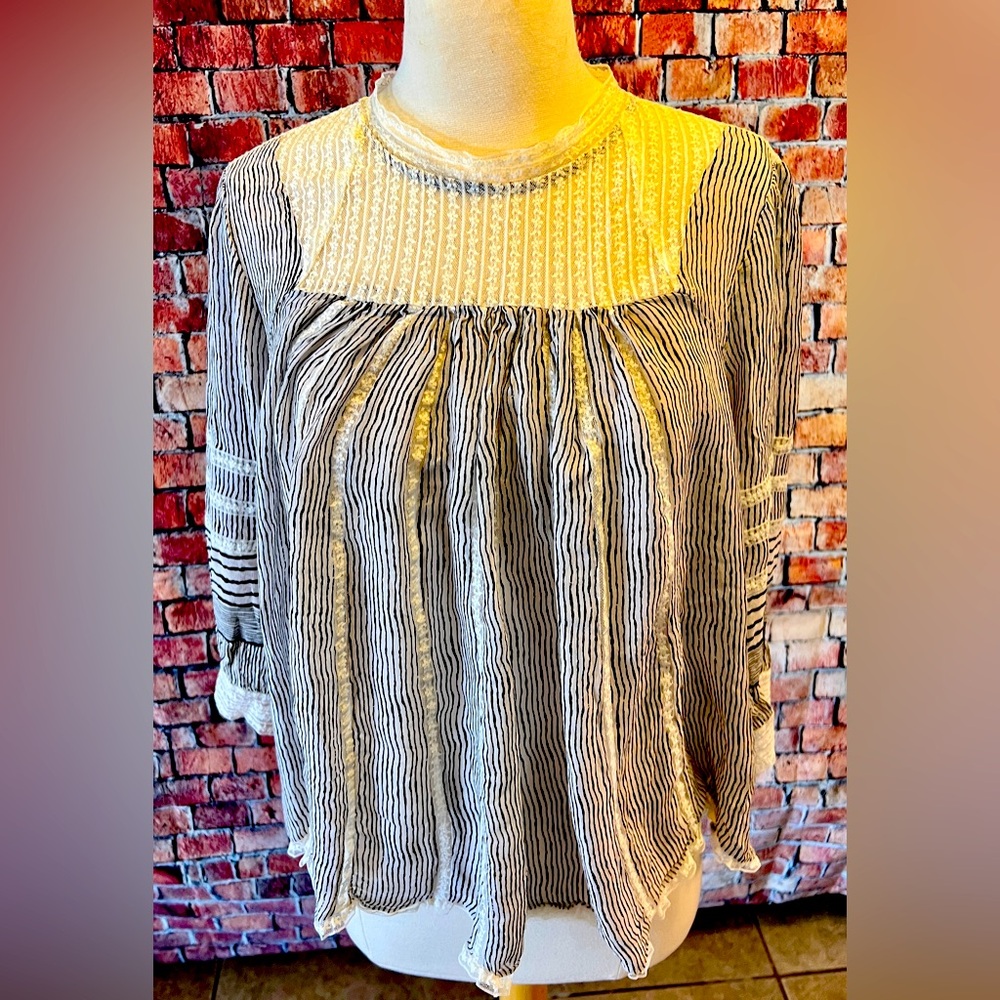 Anthropology “Floreat” BOHO size Large Sheer Blouse Gorgeous (Black/off White)